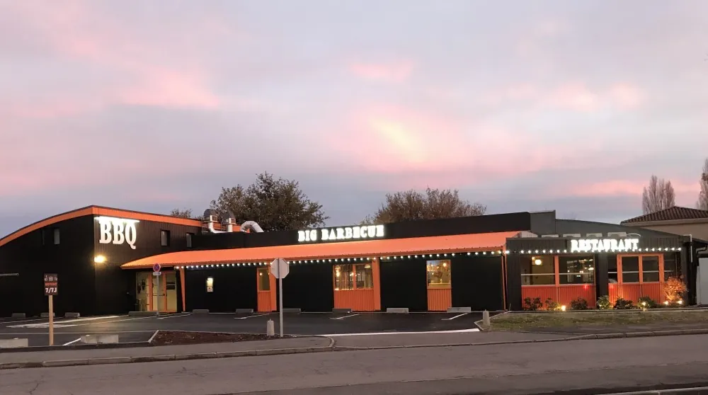 Le restaurant de La Teste-de-Buch, à la tombée de la nuit